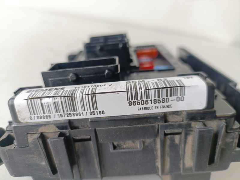Recambio de caja reles / fusibles para peugeot partner (s2) 9hx referencia OEM IAM 965061858000  