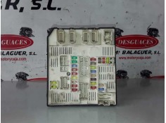 Recambio de caja reles / fusibles para renault megane iii berlina 5p referencia OEM IAM 284B60008RE / BD95 / 519339311  
