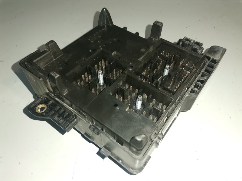 Recambio de caja reles / fusibles para hyundai i30 (fd) d4fb referencia OEM IAM 3916025000  