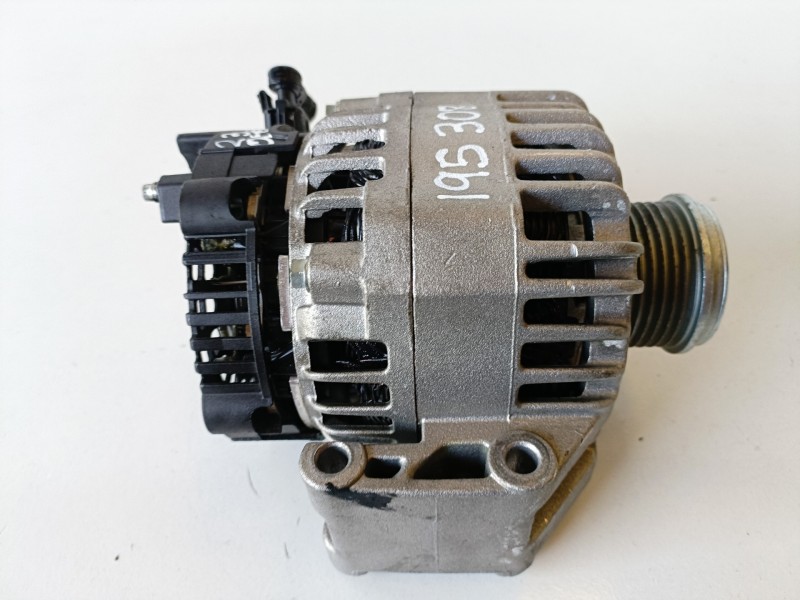 Recambio de alternador para opel corsa d a13dtc referencia OEM IAM LRA03065  