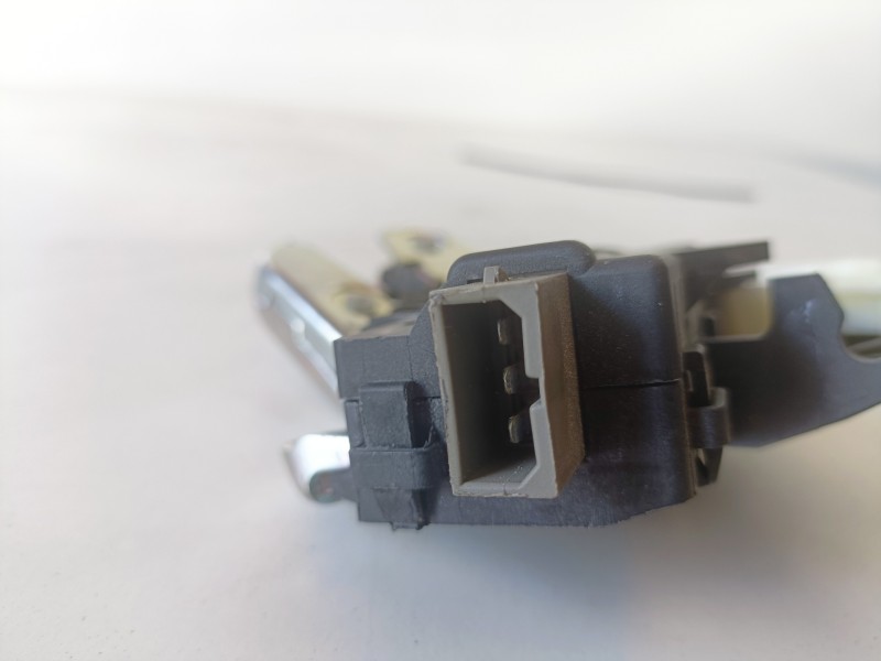 Recambio de cerradura maletero / porton para volkswagen passat berlina (362) cffb referencia OEM IAM 4F5827505D  