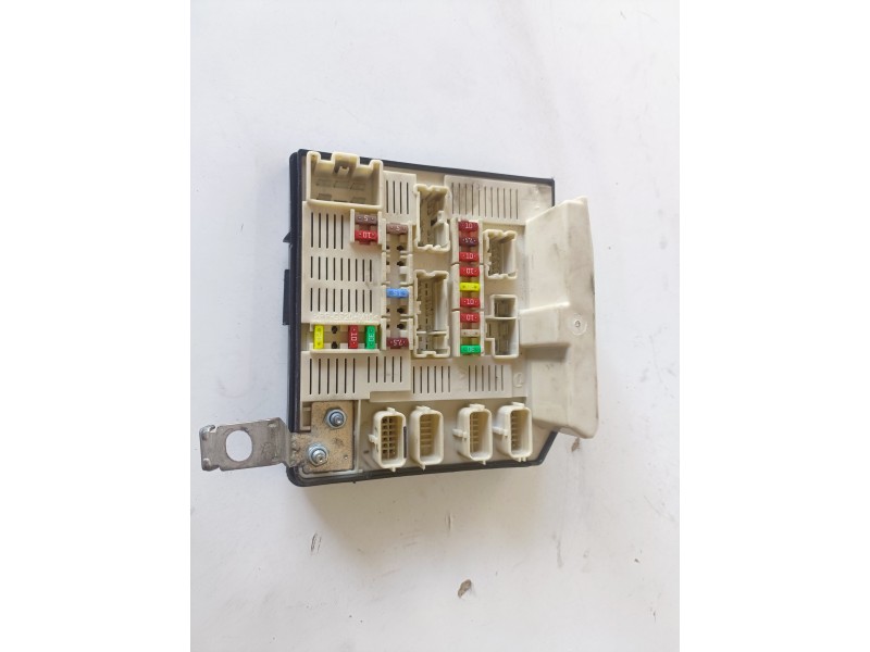 Recambio de caja reles / fusibles para renault kangoo ii (f/kw0) k9k802 referencia OEM IAM 8201044237B  