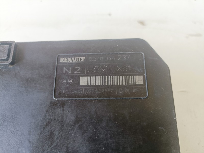 Recambio de caja reles / fusibles para renault kangoo ii (f/kw0) k9k802 referencia OEM IAM 8201044237B  