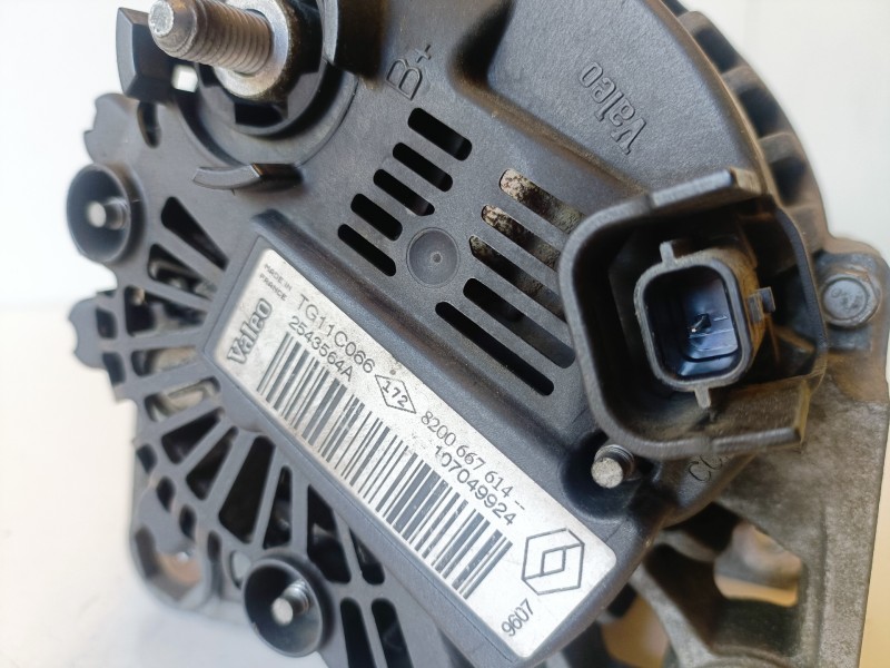 Recambio de alternador para renault scenic ii (jm) k9k732 referencia OEM IAM 8200667614  