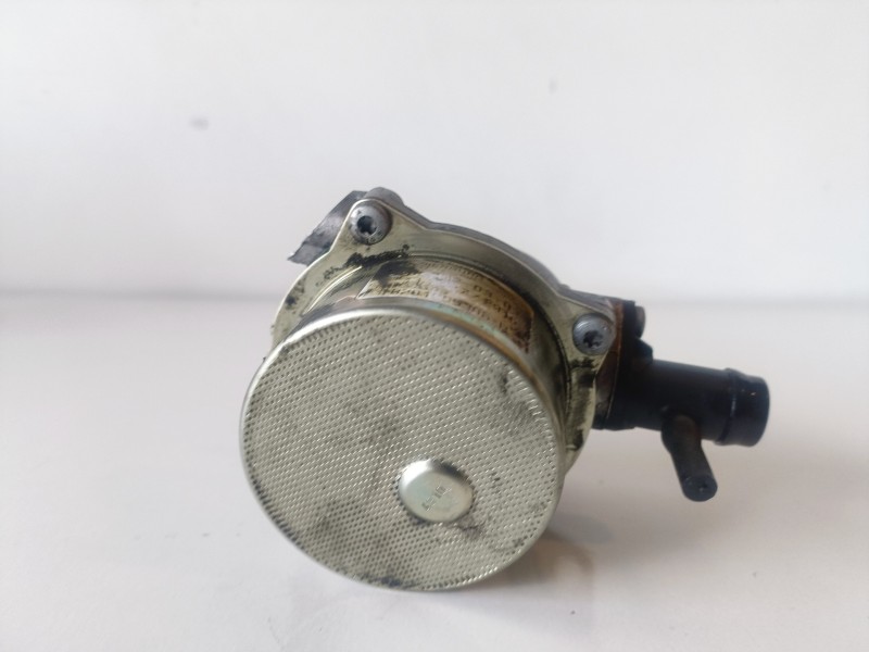 Recambio de depresor freno / bomba vacio para dacia logan 1 k9k792 referencia OEM IAM 8201005306B  