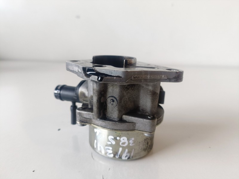 Recambio de depresor freno / bomba vacio para dacia logan 1 k9k792 referencia OEM IAM 8201005306B  