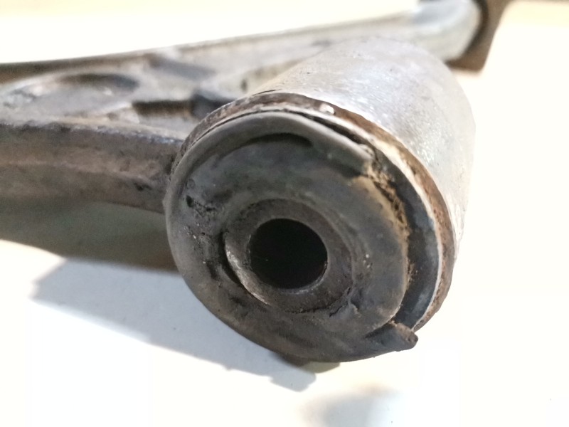 Recambio de brazo suspension inferior delantero derecho para peugeot partner (s2) rhy referencia OEM IAM   