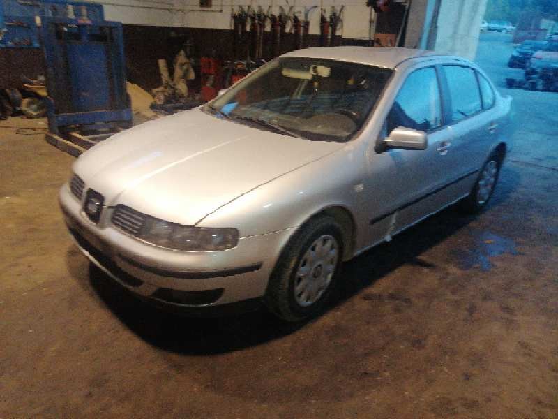 seat toledo (1m2) del año 2000