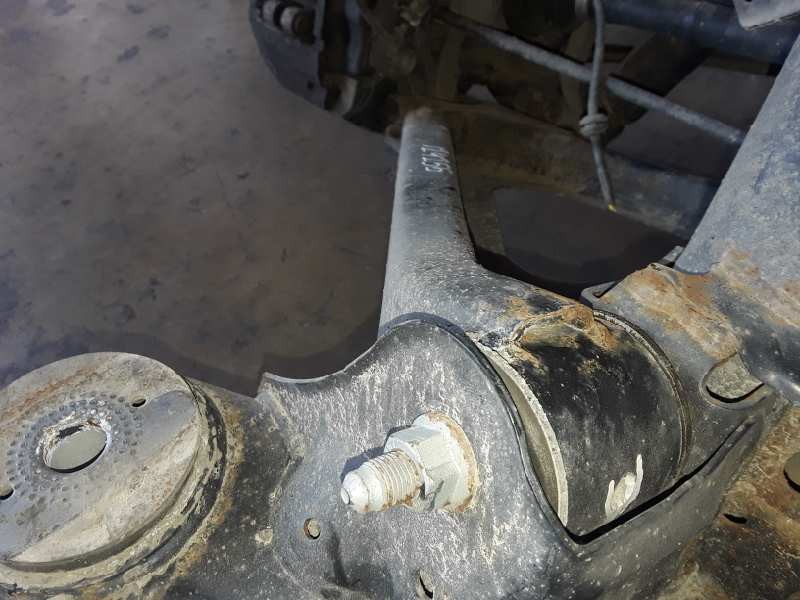 Recambio de brazo suspension inferior trasero derecho para audi q7 (4l) bug referencia OEM IAM   
