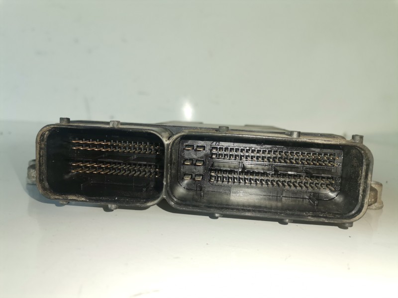 Recambio de centralita motor uce para opel astra h berlina z19dth referencia OEM IAM 0281012122/55198054  