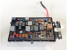 Recambio de caja reles / fusibles para opel insignia berlina a20dt referencia OEM IAM 22933572  
