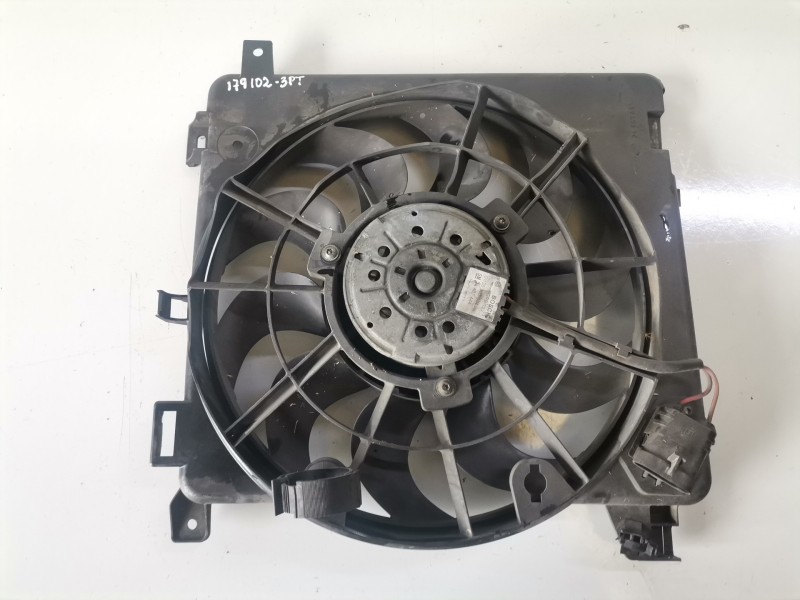 Recambio de electroventilador para opel astra h berlina z19dth referencia OEM IAM 0130303304/24467444  