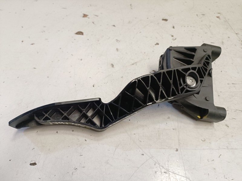 Recambio de pedal acelerador para opel astra h berlina z19dth referencia OEM IAM 9202341  