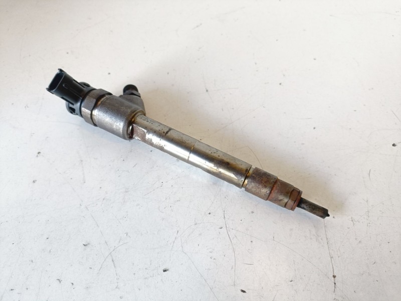 Recambio de inyector para opel combo life e yh01 referencia OEM IAM 0445110749  