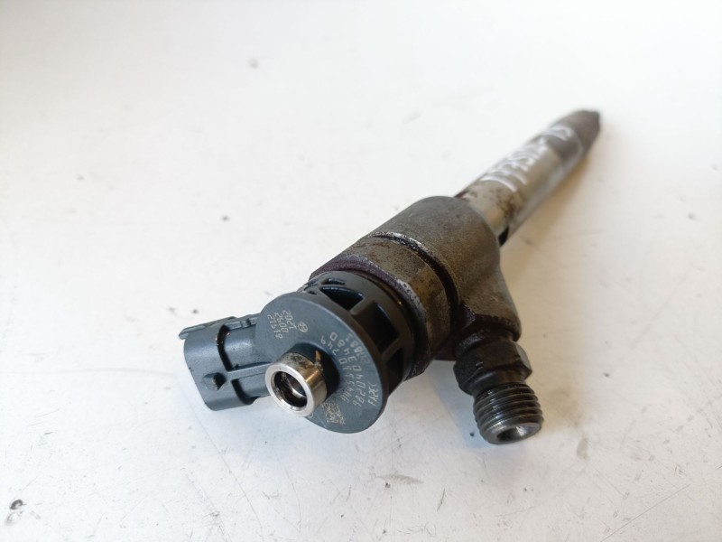 Recambio de inyector para opel combo life e yh01 referencia OEM IAM 0445110749  