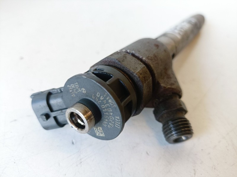Recambio de inyector para opel combo life e yh01 referencia OEM IAM 0445110749  