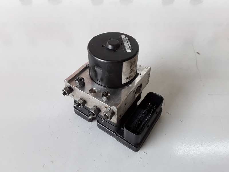 Recambio de abs para renault twingo ii d4f772 referencia OEM IAM 8200403322F/10097014093  