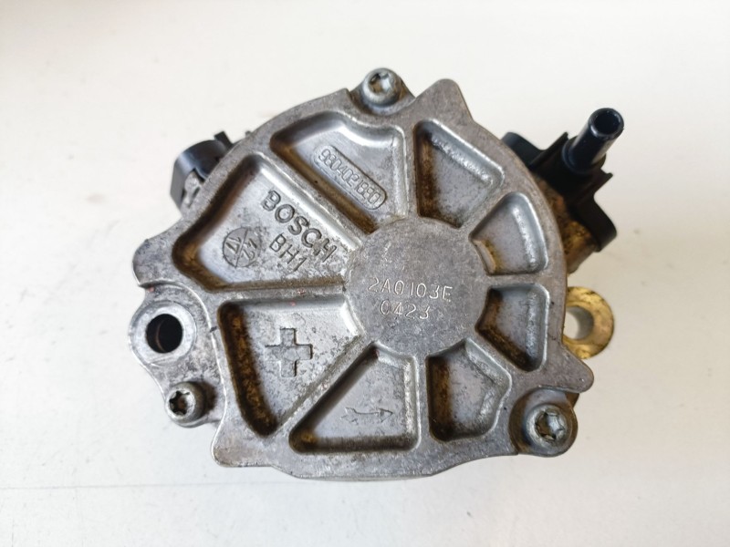 Recambio de depresor freno / bomba vacio para opel combo life e yh01 referencia OEM IAM 2A0103E  
