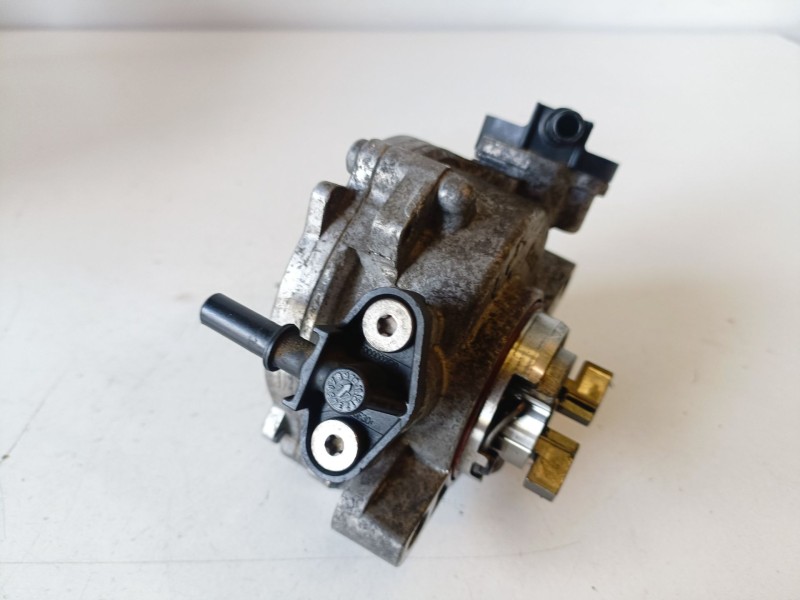 Recambio de depresor freno / bomba vacio para opel combo life e yh01 referencia OEM IAM 2A0103E  