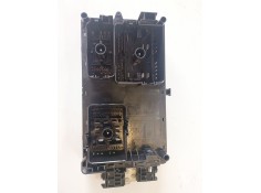 Recambio de caja reles / fusibles para opel insignia berlina a20dth referencia OEM IAM 13255300  