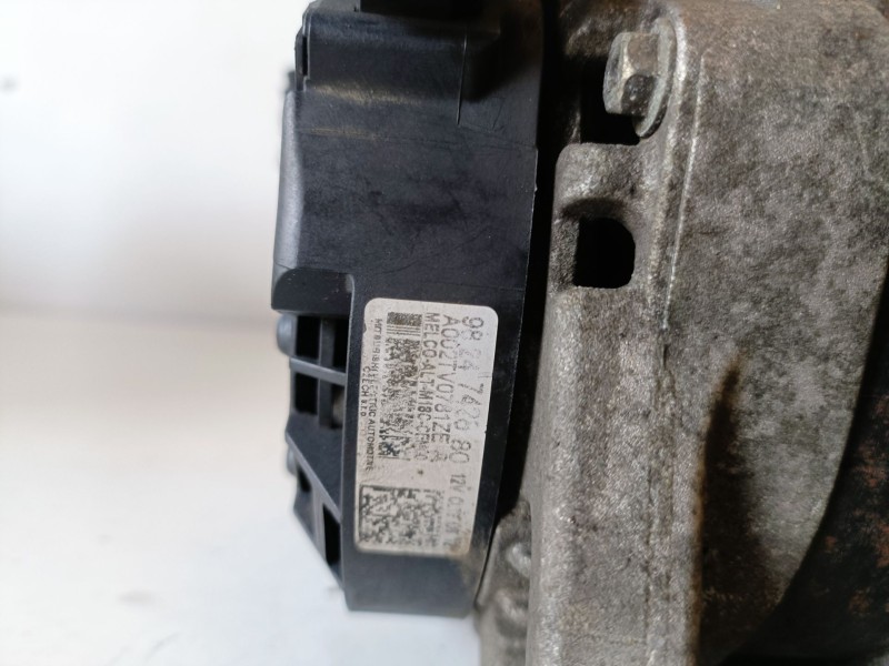 Recambio de alternador para opel combo life e yh01 referencia OEM IAM 9824742880  