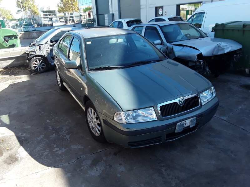 skoda octavia berlina (1u2) del año 2002