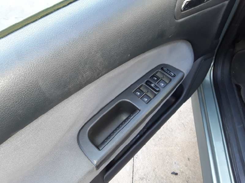 skoda octavia berlina (1u2) del año 2002