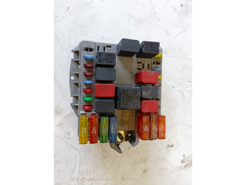 Recambio de caja reles / fusibles para fiat i doblò (119) 223a7000 referencia OEM IAM 51756264  