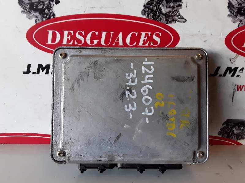 Recambio de centralita motor uce para volkswagen passat variant (3b5) ahu referencia OEM IAM 038906018N/0281001727  