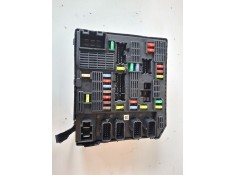 Recambio de caja reles / fusibles para renault latitude m9r817 referencia OEM IAM 284B60738R  