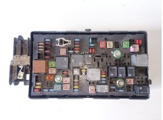 Recambio de caja reles / fusibles para opel insignia berlina a20dth referencia OEM IAM 13255300  