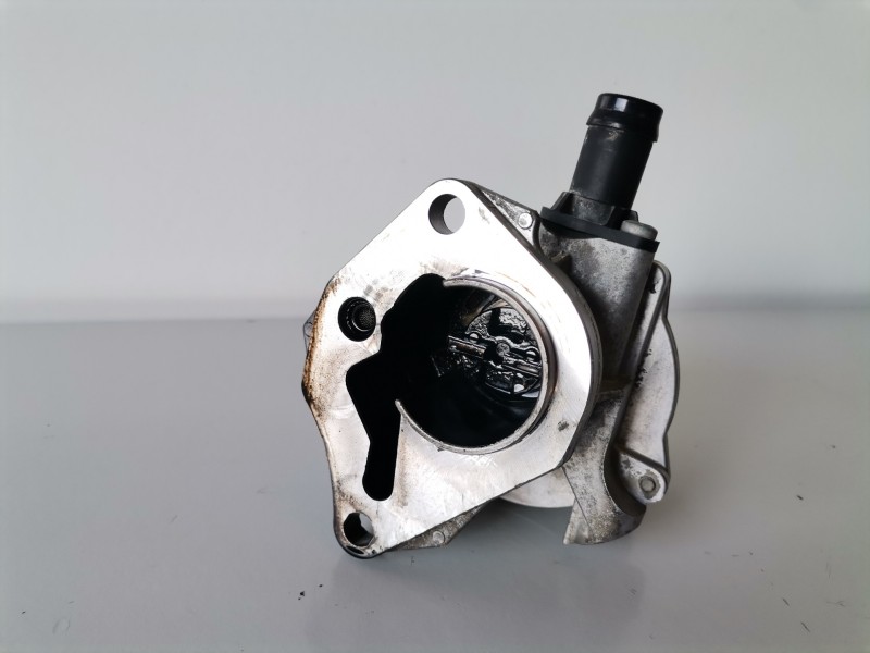 Recambio de depresor freno / bomba vacio para renault clio iii k9k770 referencia OEM IAM 8201005306B  