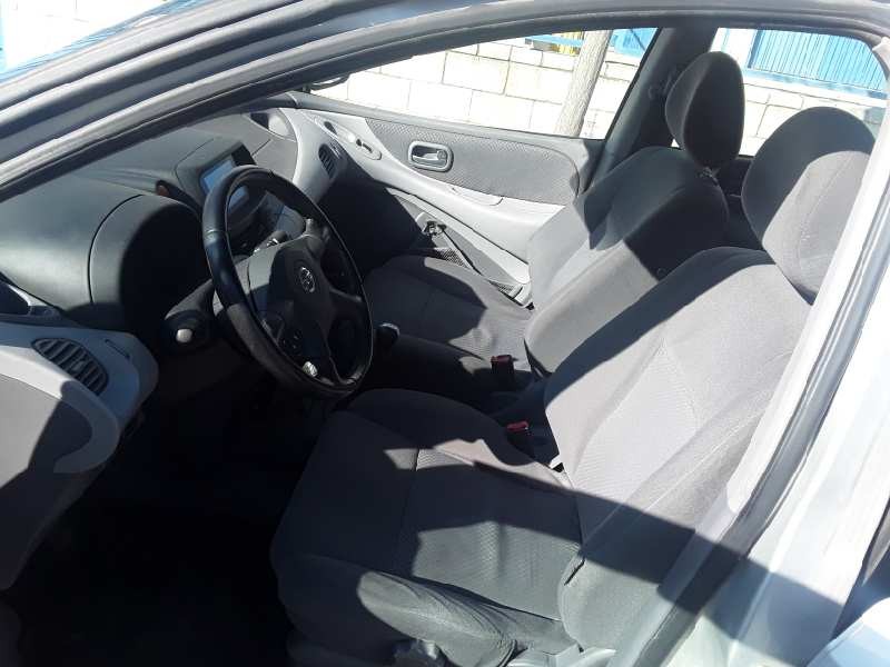 nissan almera tino (v10m) del año 2004