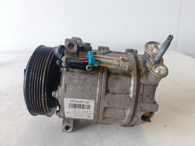 Recambio de compresor aire acondicionado para fiat freemont (345) 939b5000 referencia OEM IAM 68084281AD  