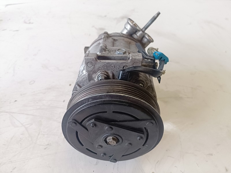Recambio de compresor aire acondicionado para fiat freemont (345) 939b5000 referencia OEM IAM 68084281AD  
