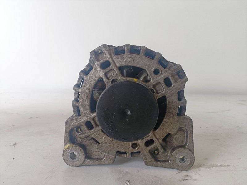 Recambio de alternador para dacia sandero ii h4b400 referencia OEM IAM 231005079R  