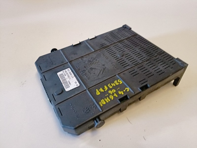 Recambio de caja reles / fusibles para renault clio iii k4m800 referencia OEM IAM 9661940480  