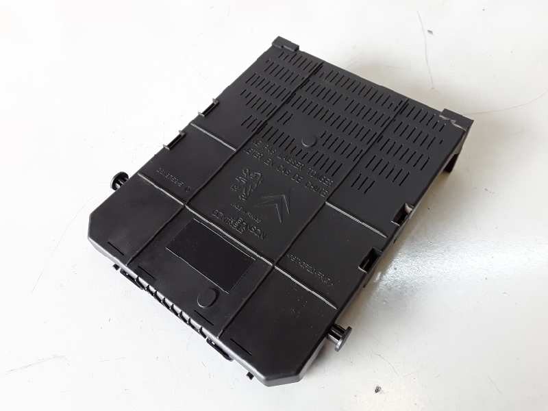 Recambio de caja reles / fusibles para peugeot 308 9hr referencia OEM IAM 281197595  