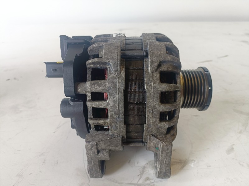 Recambio de alternador para dacia sandero ii h4b400 referencia OEM IAM 231005079R  