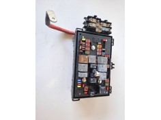 Recambio de caja reles / fusibles para opel astra j berlina 5p a20dth referencia OEM IAM 13318785  