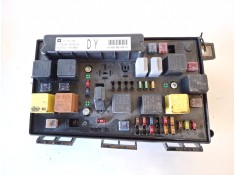 Recambio de caja reles / fusibles para opel astra h gtc z17dth referencia OEM IAM 13181658  