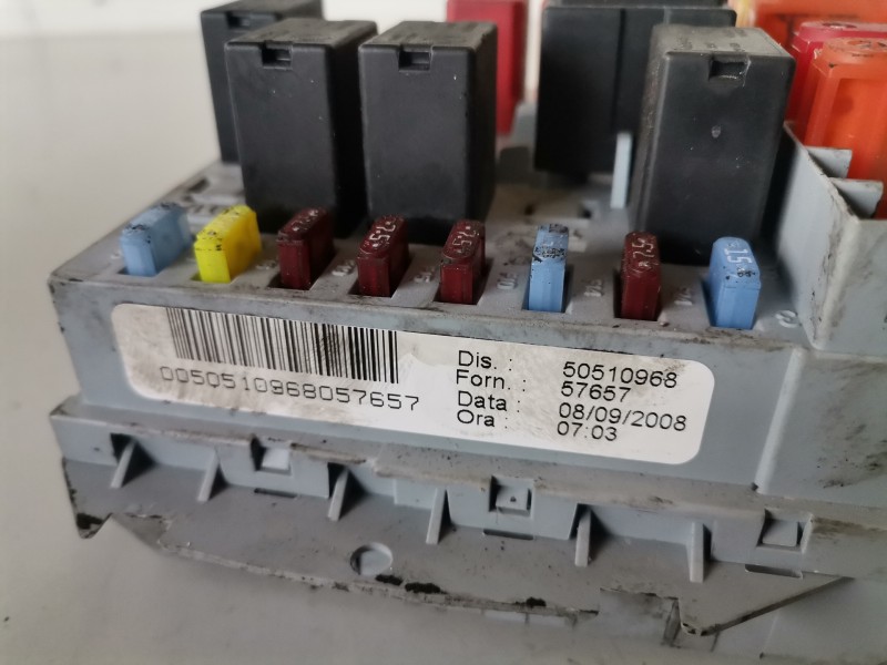 Recambio de caja reles / fusibles para alfa romeo 159 (140) 939a9000 referencia OEM IAM 50510968  