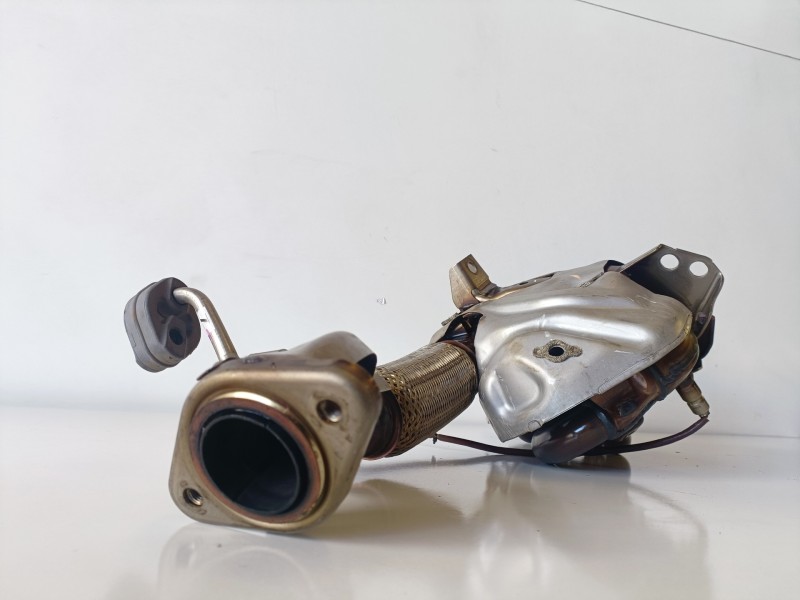 Recambio de catalizador para mazda cx-3 (dk) pe referencia OEM IAM PES12050XA  