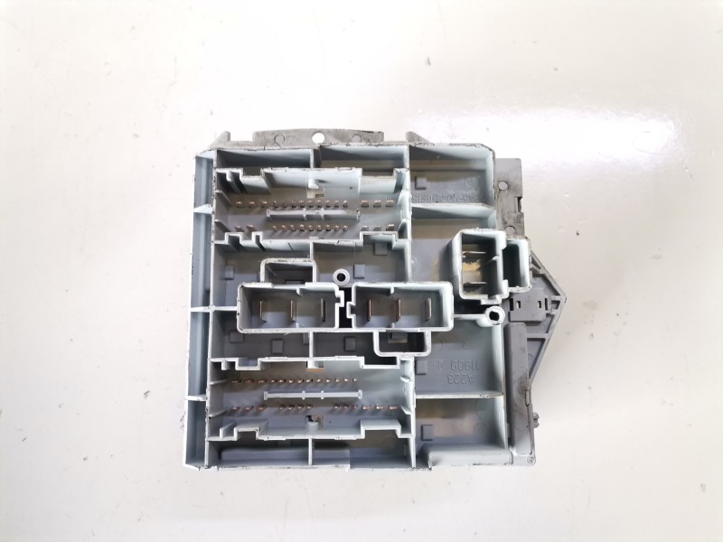 Recambio de caja reles / fusibles para alfa romeo 159 (140) 939a9000 referencia OEM IAM 50510968  