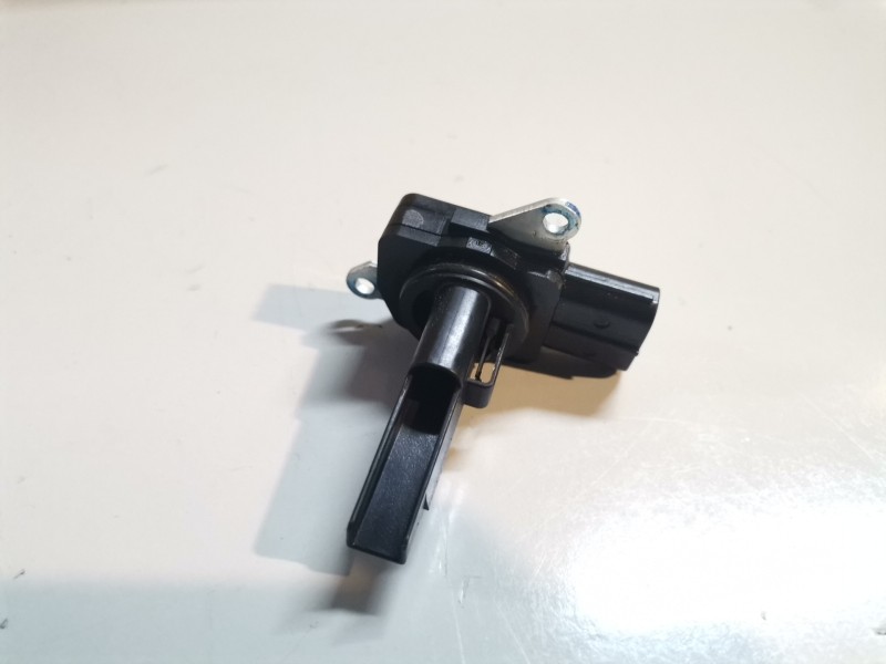 Recambio de caudalimetro para toyota hilux (kun) 2kd referencia OEM IAM 2220430020  