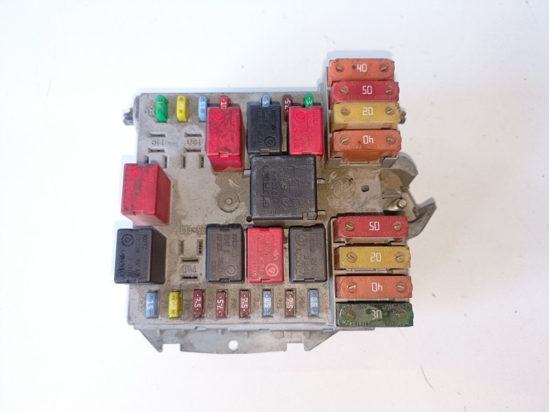 Recambio de caja reles / fusibles para iveco daily furgón d814043b referencia OEM IAM 1349948080  