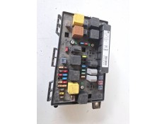 Recambio de caja reles / fusibles para opel zafira b z19dt referencia OEM IAM 13206754  