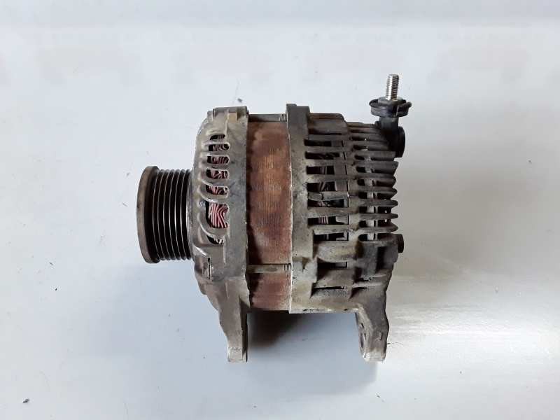 Recambio de alternador para nissan pathfinder (r51) yd25 referencia OEM IAM 23100EB31B/A3TJ0781AE  