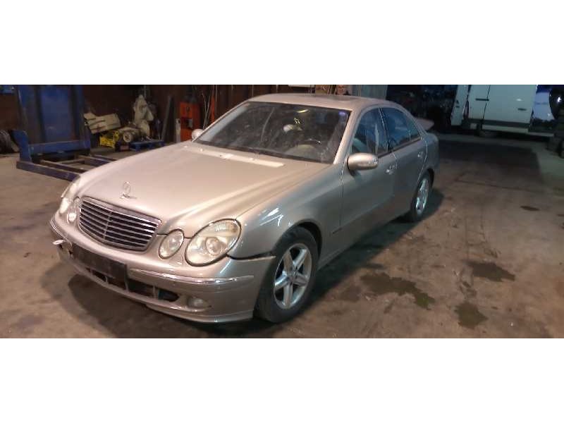 mercedes-benz clase e (bm 211) berlina del año 2004