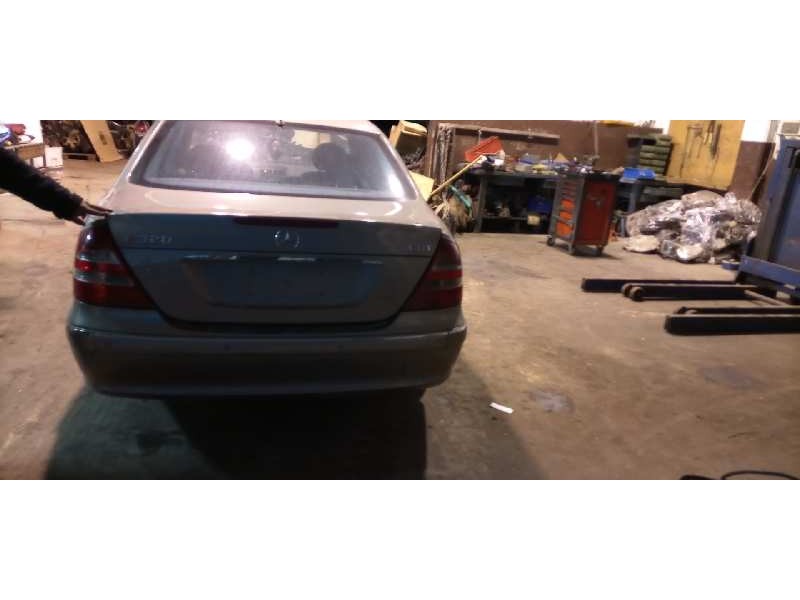 mercedes-benz clase e (bm 211) berlina del año 2004